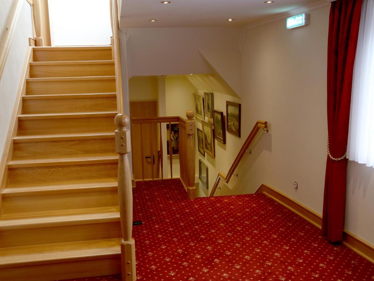 Hotel Vier Spitzen Lauenforde Exterior photo